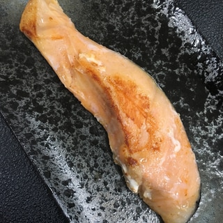 洗い物をラクに！フライパンで焼き鮭